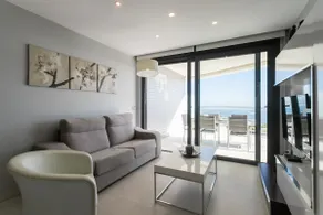 Luxurious apartment next to the sea - Image 5