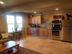 5th Avenue Suites #5 - Image 2