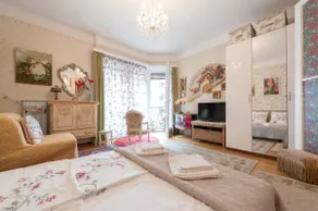 Gozsdu Courtyard, Lovely Apartment - Image 3