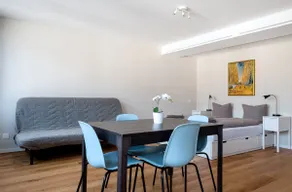Studio Apartment Van Gogh IV - Image 3