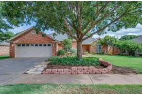 Happy 3 bedroom 3 bath home to relax and enjoy. - Image 2