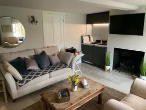 Charming Cosy Cottage - Image 4