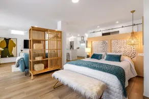 La Malvasía. Beautiful modern design studio. - Image 4