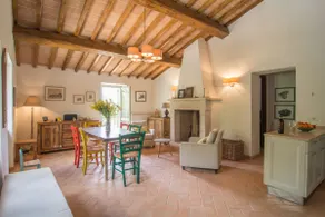 Stylish Umbrian farmhouse in stunning countryside - Image 3