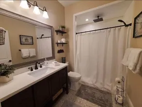 Cozy Rosebud Retreat with Modern Comforts! - Image 5