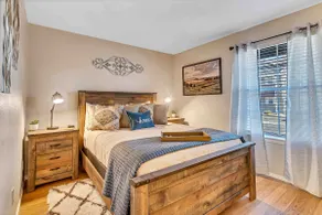 Unique Cozy Condo - ”The Railway Inn” - Image 2