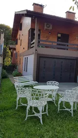 Sobrado do Lago Gramado - Localizado em um Bairro Nobre e arborizado - Image 3