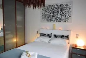 CLIO'S BEACH HOUSE - DELUXE BEACH FRONT PROPERTY - Image 2