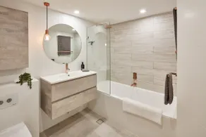 Renovated Designer Apt, white washed floors - Image 4