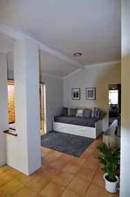 Quiet and private house. Walk to train & shops 2 - Image 3