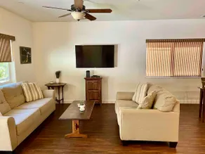Beautiful spacious home amongst pines! - Image 3
