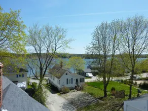 25 Middle: Two floor loft w. water view -sleeps 5 - Image 2