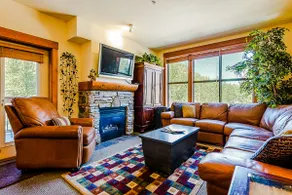 Plush Village Lodge 2BR Rare Corner Condo, Beautiful Remodel, 400+ Review, ... - Image 2