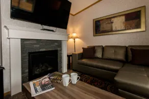 C&C Home -Rural, Private, Fire Place, Quality - Image 3
