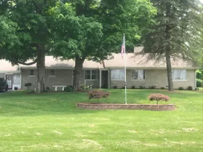 BEAUTIFUL LARGE HOUSE State Park Like Setting -PR1 - Image 3