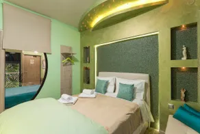 Emerald central luxury mini suite - Image 3