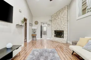 Pflugerville / Round Rock / Sleeps 10 Guests - Image 3