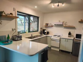 Cheerful 3 bedroom home close to beach and lake - Image 4