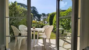 Vacances Ô Cap Coz *** – Garden and pool with sea view - Image 5