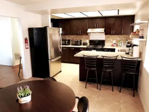 Spacious Entire Home in LA's Peaceful Neighborhood - Image 3