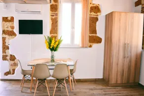 Maisonette 1 with courtyard near public parking - Image 2