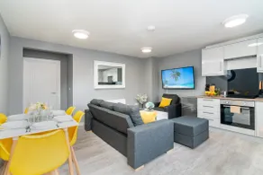 Elegant Flat Amesbury Near Stonehenge Free Parking - Image 2