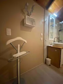 Charming renovated attic - Image 4
