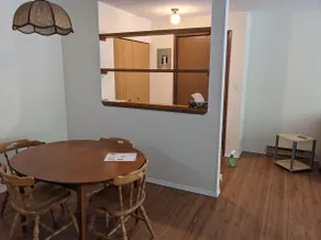 Retro style spacious 1 bedroom steps from beach - Image 5