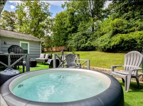 Nanny's Place! HOT TUB and 2 fire pits! - Image 5