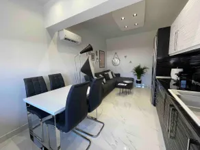 ƦӇƠƊЄ, modern luxury downtown 1bd apt with a/c - Image 5