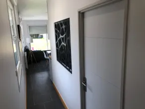 Apartment with garden - Image 4