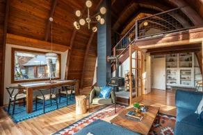 Cozy PNW/Scandinavian Gorge Cabin - Image 3