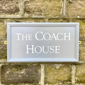 Beautiful 2 Bedroom Cottage at Country Manor House - Image 3