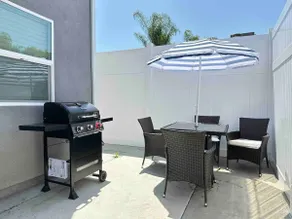 Private, Stylish, Charming 2BR/2.5BA House + Blcny - Image 3