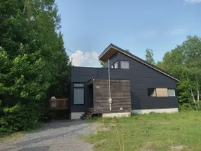 Luxury cottage with lake access - Image 2