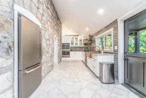 Lake Chelan Stone House - Image 4