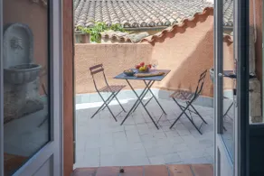 Charming terrace downtown air conditioning bright quiet - Image 5