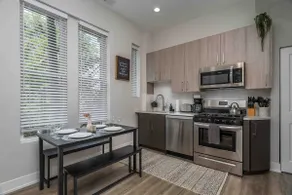 Trendy Stay Thats Close to Loop, UC & McCormick Pl - Image 3