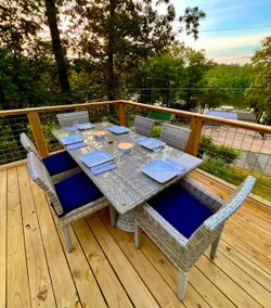Cozy 2-Bedroom Lake Cottage with Hot Tub/Deck - Image 5