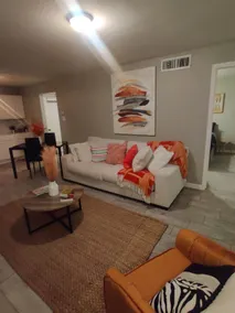 Comfortable 1BR Near LSU&Plants |FastWiFi | Parkin - Image 4