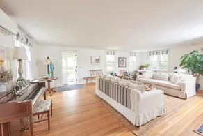 Bellport Inn, Main House - Historic Village Oasis - Image 2
