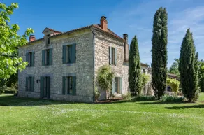 Stunning house set in vines; pool and tennis court - Image 2