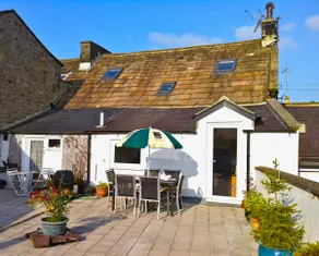 Beautiful sunny roof terrace with BBQ - sleeps 6! - Image 3