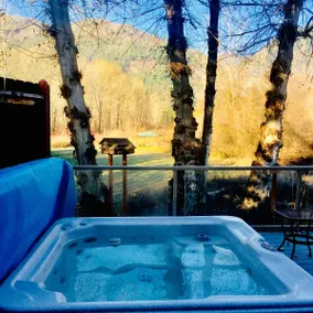 Riverdance Lodge Town 2mi Hot tub Game room Sauna - Image 3