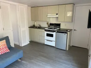 ”NORTH APT.” Renovated 1 Br Apt. In Great Location - Image 4