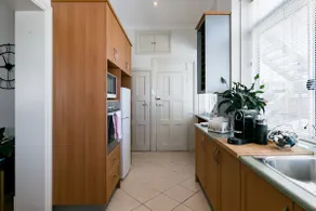 Explore Amazing Beaches from a Fabulous Glenelg Apartment - Image 4