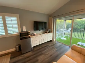 Suite Outlook-Upstairs unit with Spectacular views - Image 5