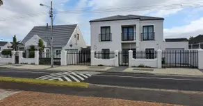 Guest House Villa Parisienne. Upmarket 5 B/rooms. - Image 3