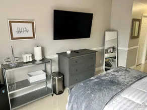 Elegant Suite | Private Patio | Perfect Relaxation - Image 3