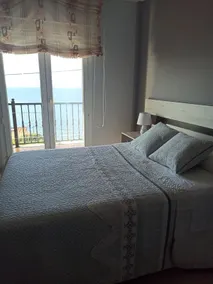 HOUSE WITH SPECTACULAR SEA VIEWS - Image 5